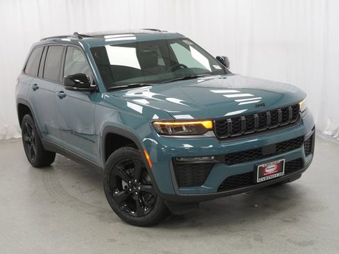 New 2026 Jeep Grand Cherokee Limited w/ Limited Altitude Package image 7