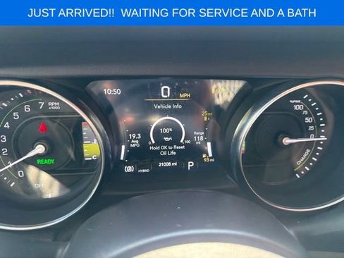 Used 2022 Jeep Wrangler Unlimited Sahara w/ Cold Weather Group AWD/4WD image 18