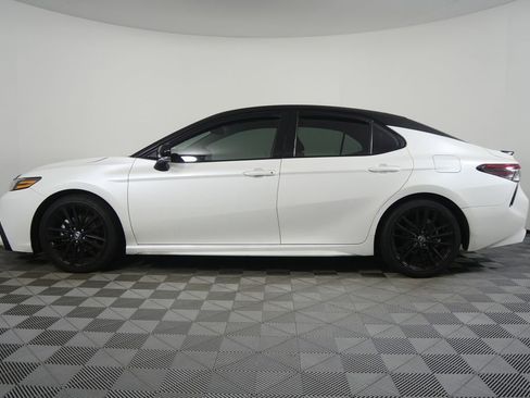 Used 2023 Toyota Camry XSE image 6