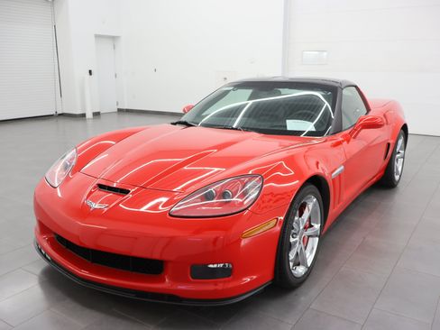 Used 2012 Chevrolet Corvette Grand Sport w/ 3LT Preferred Equipment Group RWD image 7