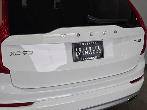 Used 2020 Volvo XC90 T8 Momentum AWD/4WD image 27