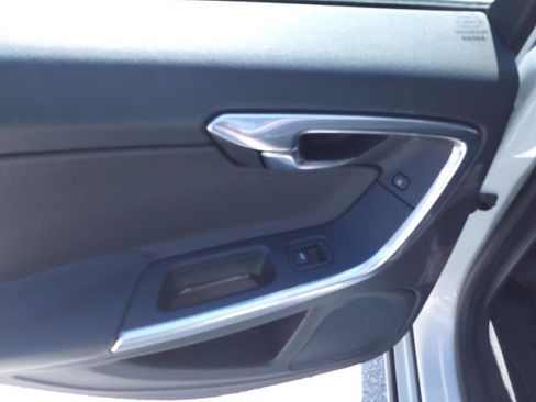 Used 2013 Volvo S60 T5 image 6