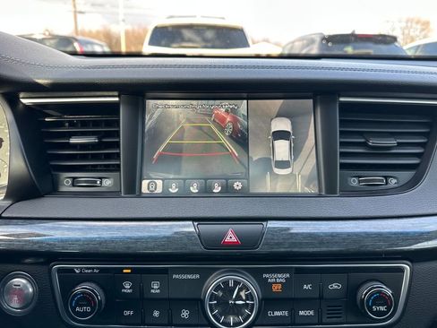 Used 2017 Kia Cadenza Limited image 25