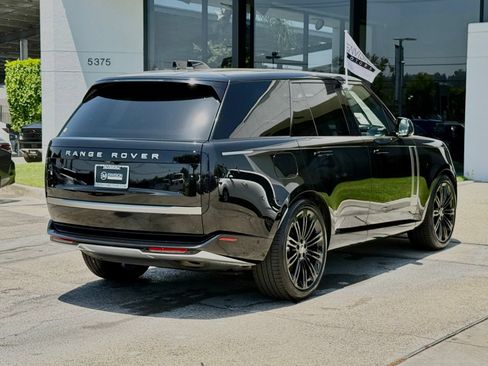 Used 2024 Land Rover Range Rover SE AWD/4WD image 15