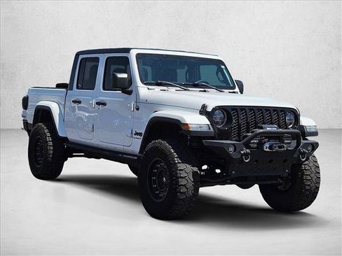 Used 2022 Jeep Gladiator Sport AWD/4WD image 3