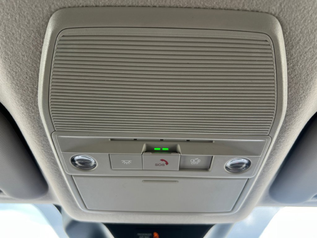 New 2026 Nissan Kicks SR w/ Interior Electronics Package FWD image 8
