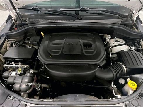 Used 2020 Jeep Grand Cherokee Altitude image 32