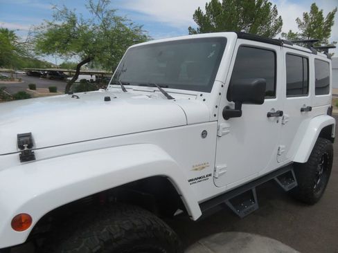 Used 2014 Jeep Wrangler Unlimited Sahara w/ Max Tow Package AWD/4WD image 8
