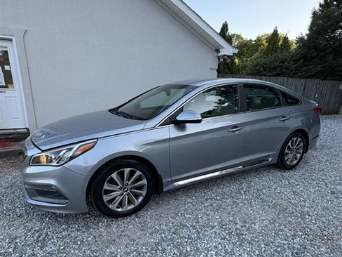 Used 2016 Hyundai Sonata Sport w/ Cargo Package FWD image 2