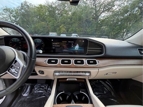 Used 2022 Mercedes-Benz GLE 450 4MATIC image 11