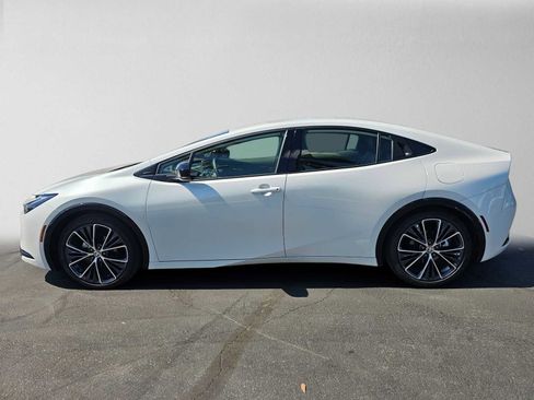 Certified 2026 Toyota Prius XLE FWD image 6