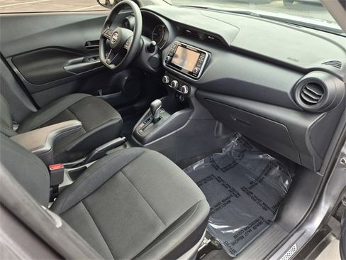Used 2024 Nissan Kicks S image 9