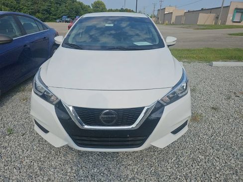 Used 2020 Nissan Versa SV FWD image 2