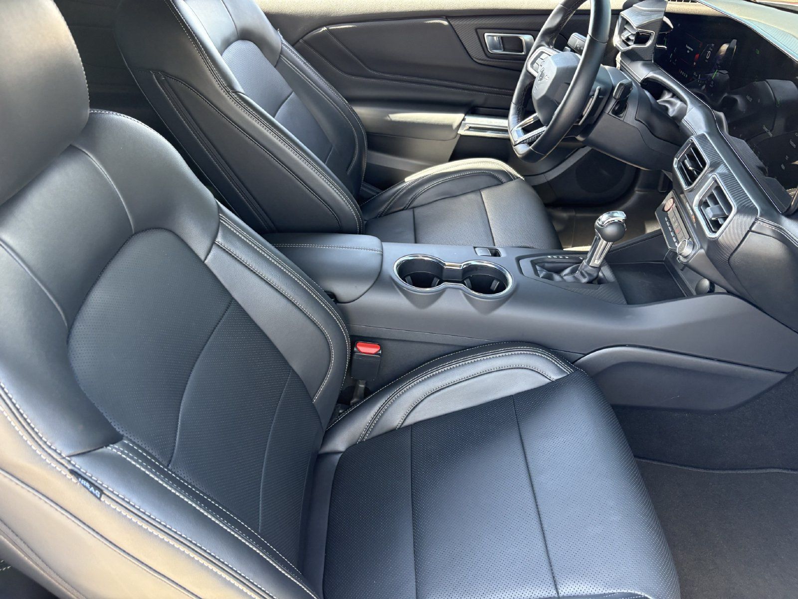 Used 2025 Ford Mustang GT Premium RWD image 13