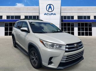 Used 2019 Toyota Highlander LE FWD video 1