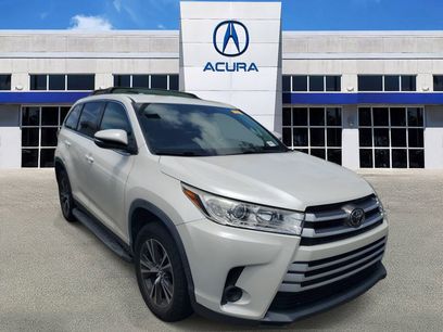 Used 2019 Toyota Highlander LE