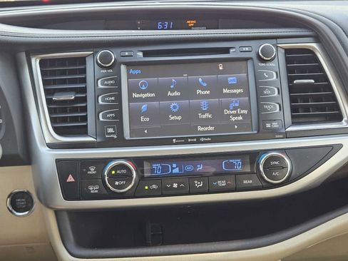 Used 2016 Toyota Highlander Limited FWD image 17