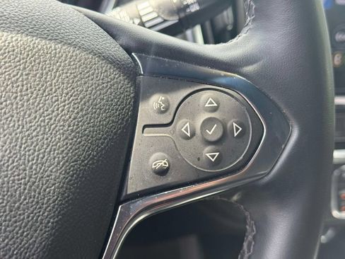Used 2023 Chevrolet Traverse LT FWD image 21