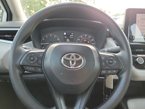 Used 2025 Toyota Corolla LE FWD image 23