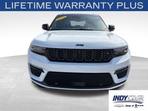 Used 2024 Jeep Grand Cherokee Summit AWD/4WD image 2