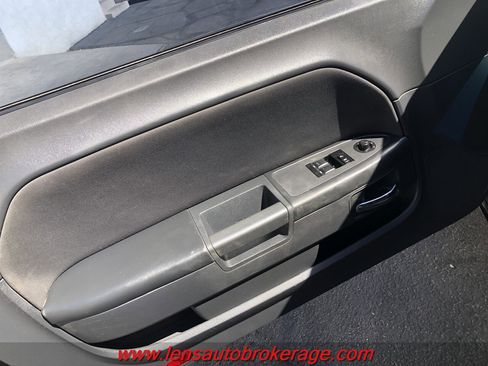 Used 2013 Dodge Challenger R/T image 9