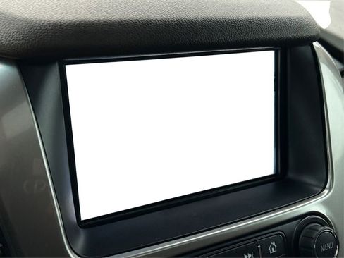 Used 2018 Chevrolet Suburban Premier image 30