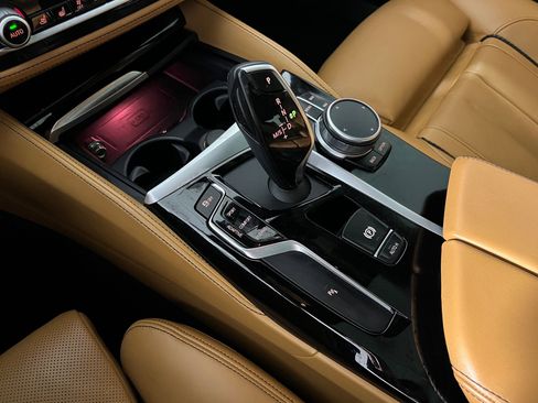 Used 2020 BMW M550i xDrive w/ Executive Package image 19