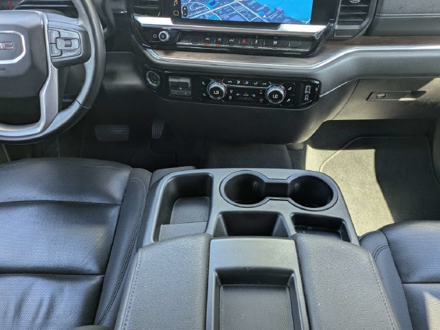 Used 2025 GMC Sierra 1500 SLT AWD/4WD image 19