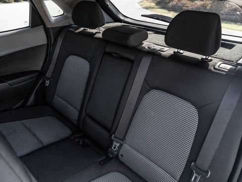 Used 2021 Hyundai Kona SE FWD image 18