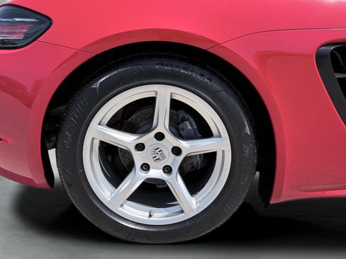 Used 2019 Porsche 718 Cayman RWD image 10