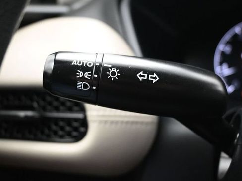 Used 2023 Honda HR-V LX image 18
