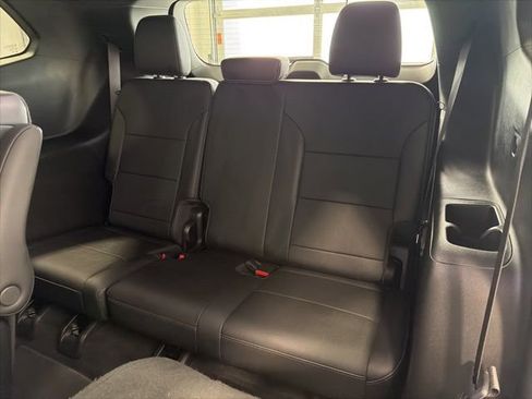 Used 2025 Buick Enclave Preferred image 27