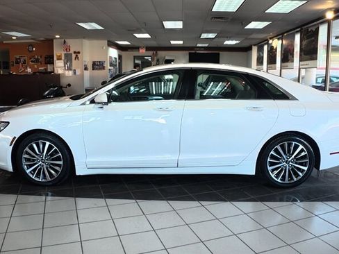 Used 2020 Lincoln MKZ w/ Convenience Package image 2
