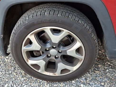 Used 2018 Jeep Compass Limited AWD/4WD image 5