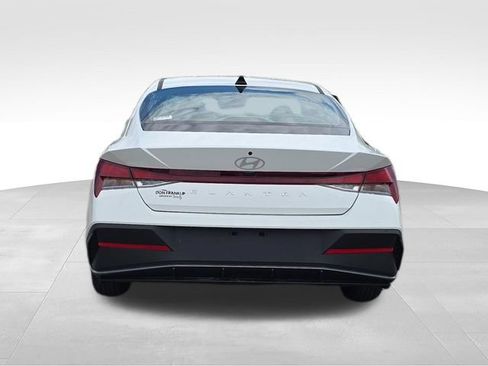 New 2026 Hyundai Elantra SE FWD image 4