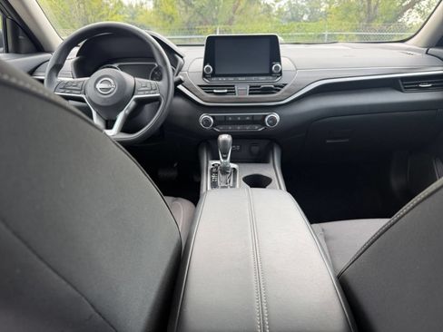 Used 2026 Nissan Altima 2.5 SV FWD image 41