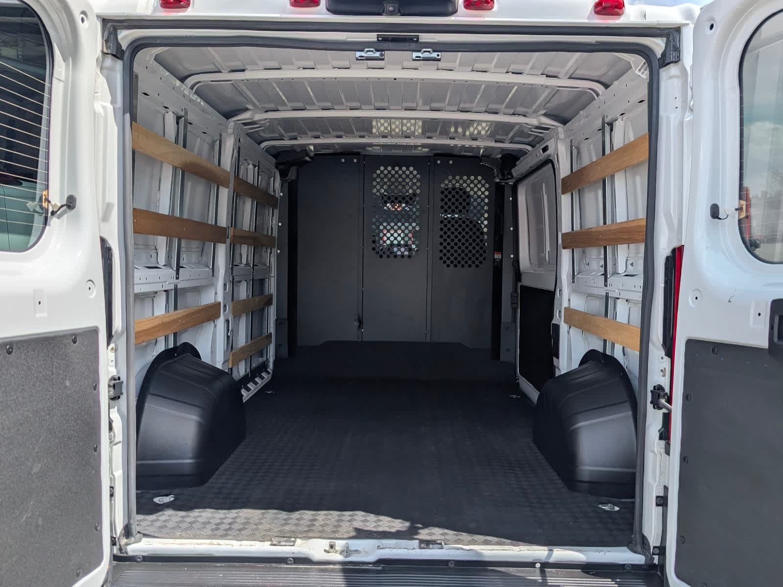 Used 2025 RAM ProMaster 2500 w/ U-Haul Equipment Group FWD image 16