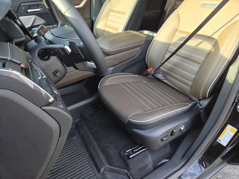 New 2026 GMC Acadia Denali Ultimate w/ LPO, Floor Liner Package image 30