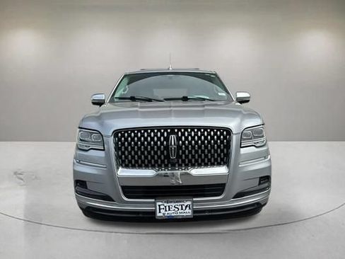Used 2022 Lincoln Navigator L Black Label AWD/4WD image 2