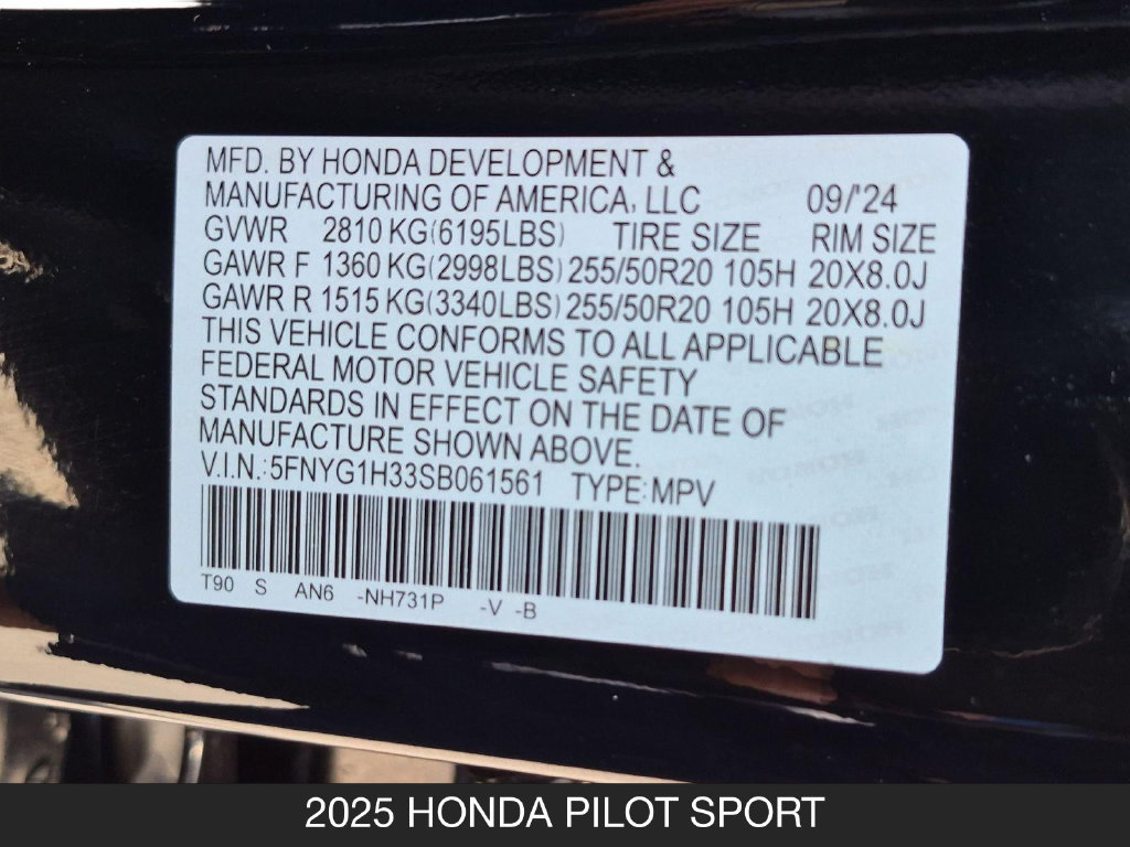 Used 2025 Honda Pilot Sport image 24