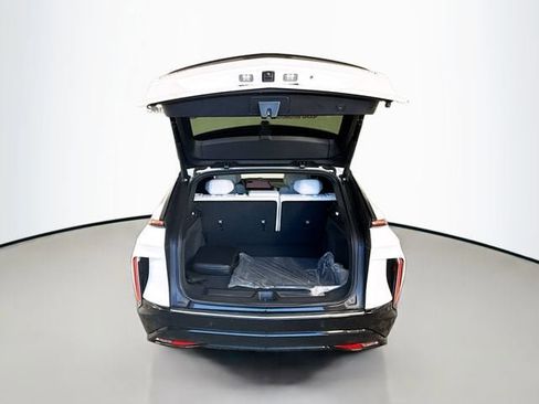 Used 2024 Cadillac Lyriq Luxury image 30