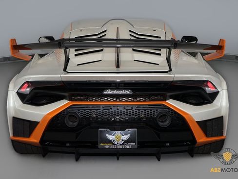 Used 2022 Lamborghini Huracan STO image 9