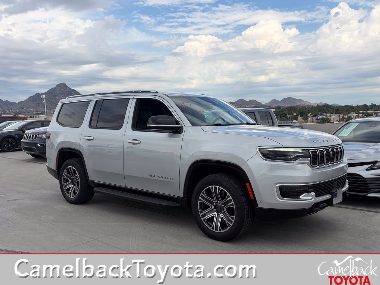 Used 2025 Jeep Wagoneer 4WD w/ HD Trailer Tow Package image 1