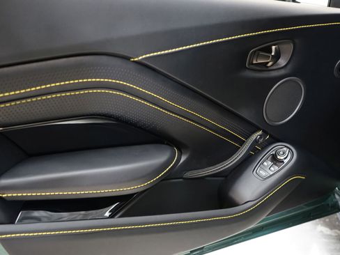 Used 2023 Aston Martin V8 Vantage Coupe image 15