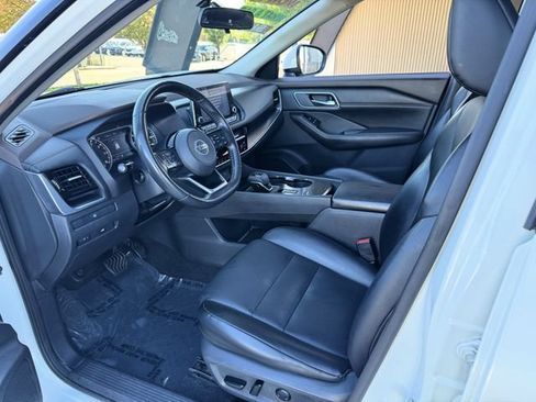 Used 2021 Nissan Rogue SV w/ Premium Package FWD image 15