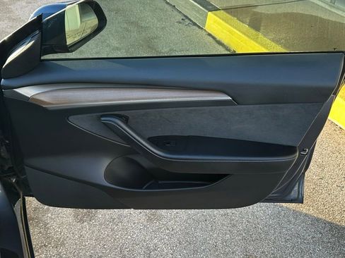 Used 2023 Tesla Model 3 Performance image 32
