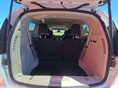 Used 2022 Chrysler Pacifica Limited FWD image 15