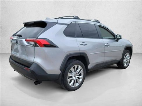 Used 2025 Toyota RAV4 XLE Premium FWD image 5