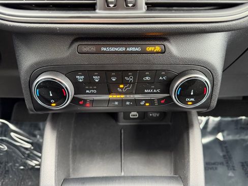 Used 2024 Ford Escape Active image 25