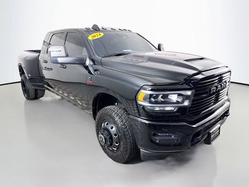 Used 2024 RAM 3500 Laramie w/ Night Edition AWD/4WD image 1